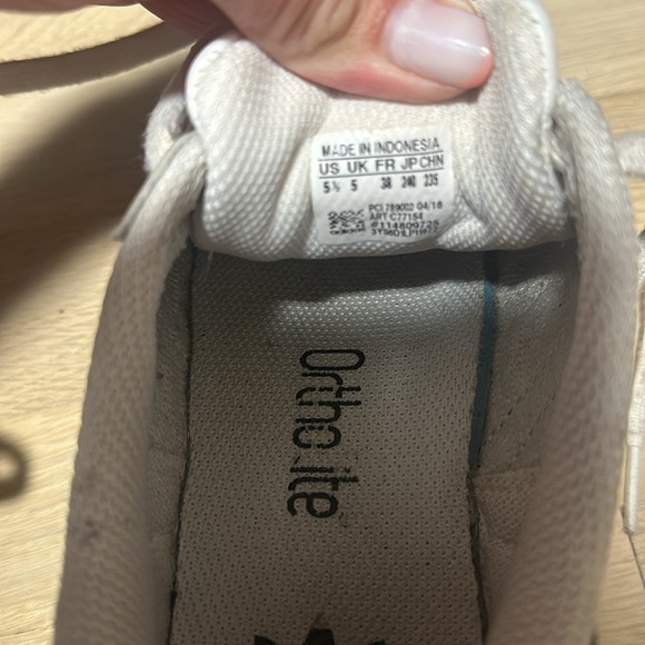 Addidas superstar sneakers! - Picture 5 of 5